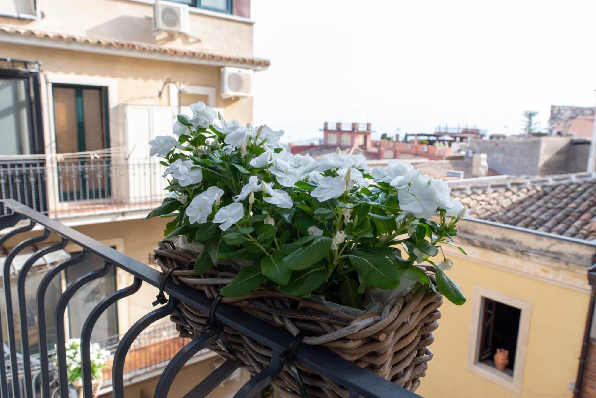 Villa D'Orville Luxury Suites Taormina Exterior foto