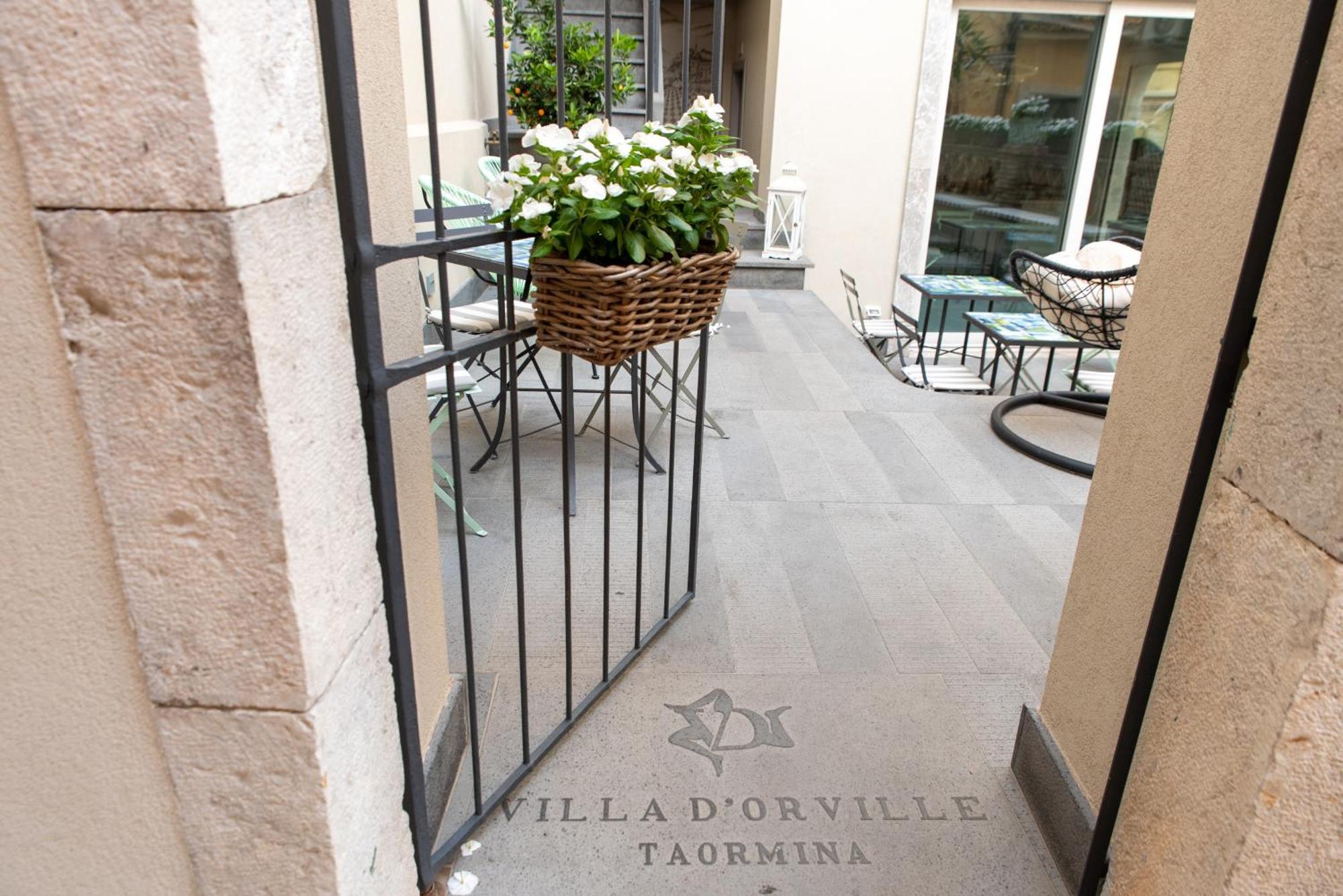Villa D'Orville Luxury Suites Taormina Exterior foto