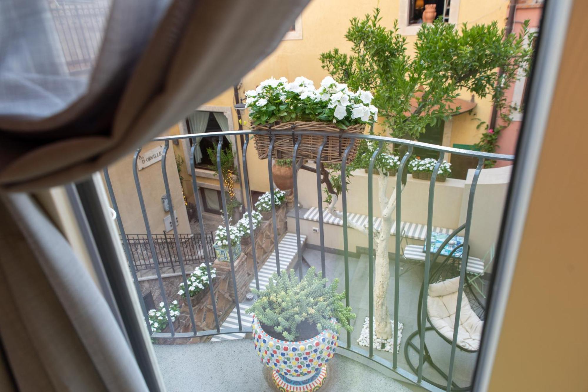 Villa D'Orville Luxury Suites Taormina Exterior foto
