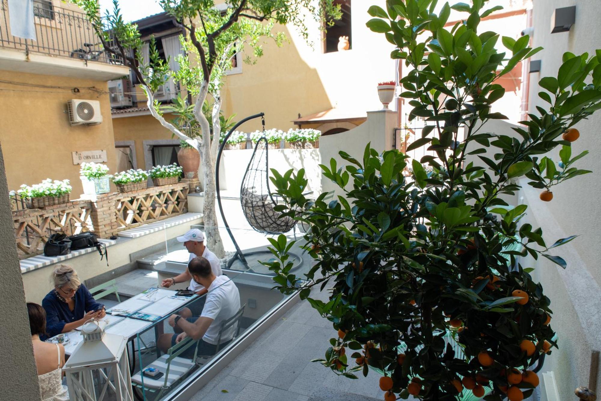 Villa D'Orville Luxury Suites Taormina Exterior foto