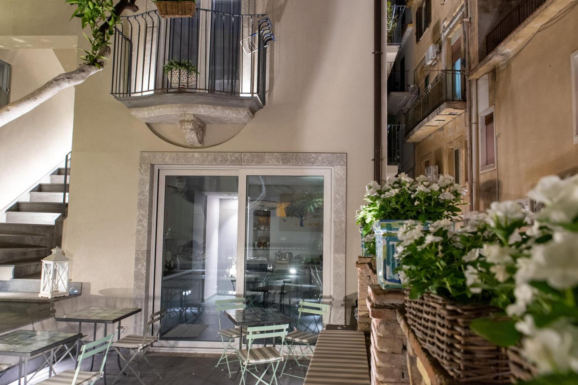 Villa D'Orville Luxury Suites Taormina Exterior foto