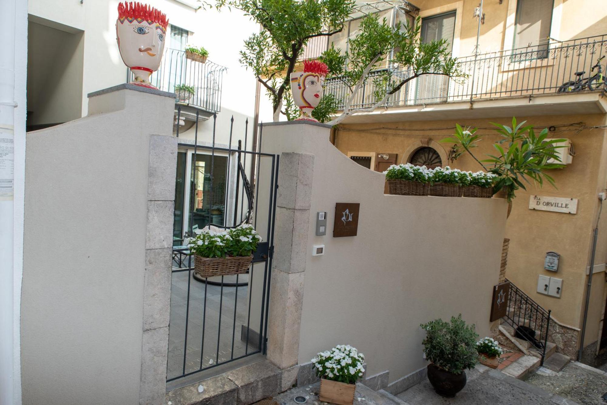 Villa D'Orville Luxury Suites Taormina Exterior foto