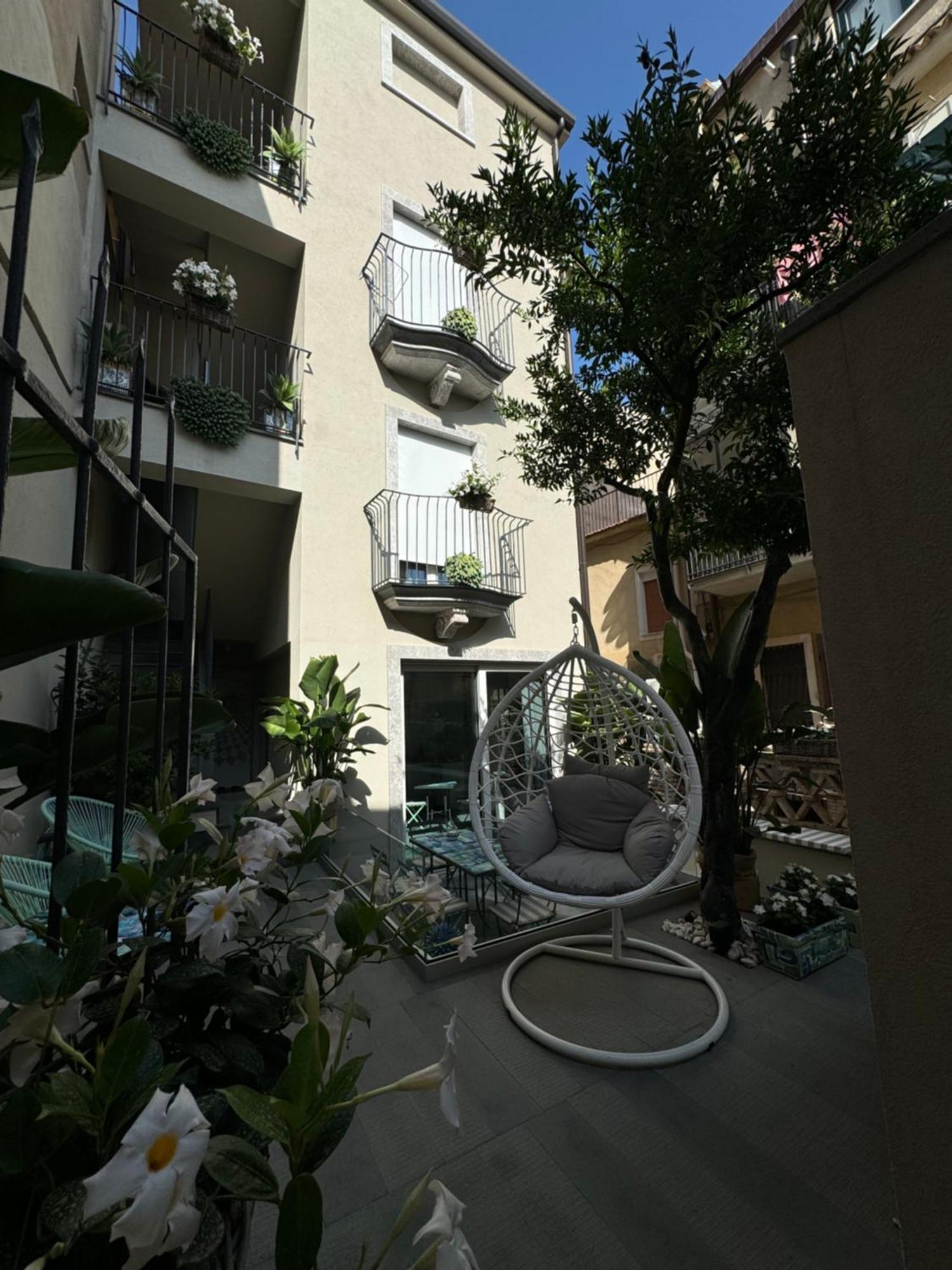 Villa D'Orville Luxury Suites Taormina Exterior foto